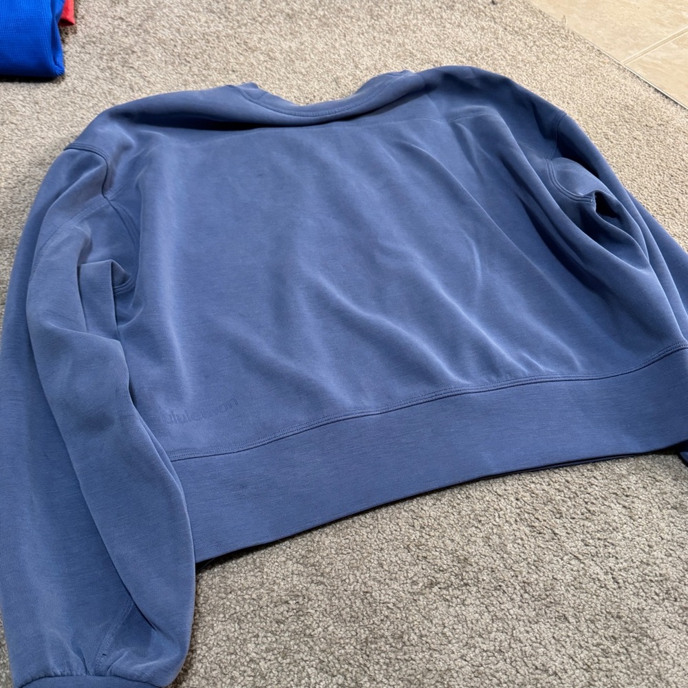 Lululemon Softstreme Perfectly Oversized Cropped Crew - Picture 2 of 3
